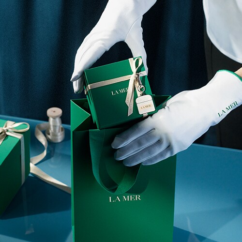 World Of La Mer Skincare Makeup La Mer Official Site World Of La Mer Skincare Makeup La Mer Official Site